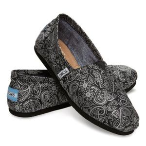 Toms Black and Silver Paisley Classic shoes. Like new conditions. Size 6.5